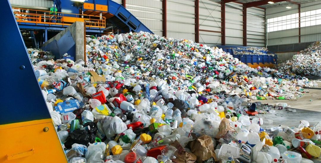 peluang usaha dari sampah plastik